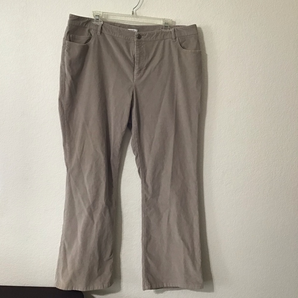 Designer women, pants. Liz Claiborne.
